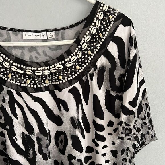Susan Graver Women’s XL Animal leopard print w/ shells scoopneck blouse - Picture 4 of 13